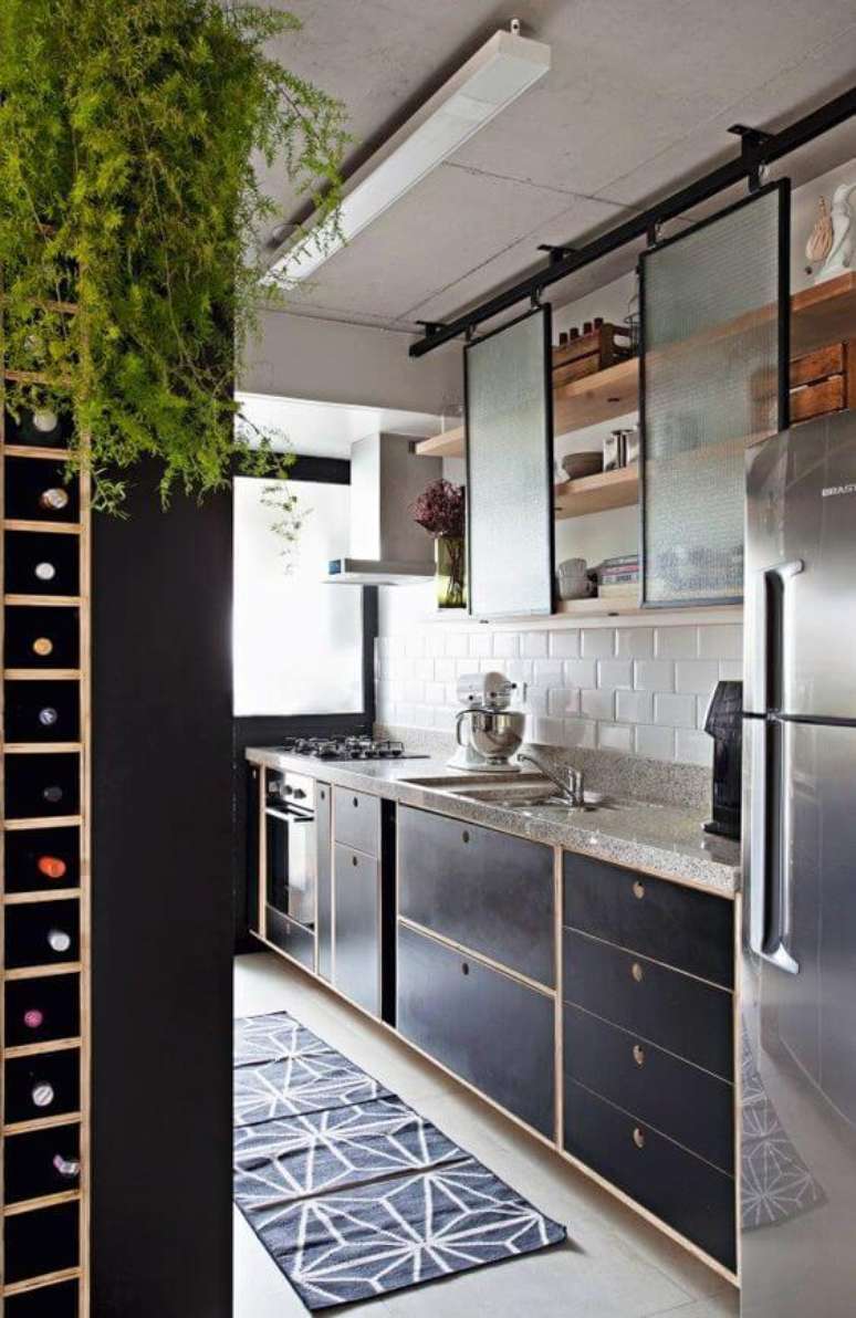 92. Modelos de cozinhas em preto com azulejo branco.
