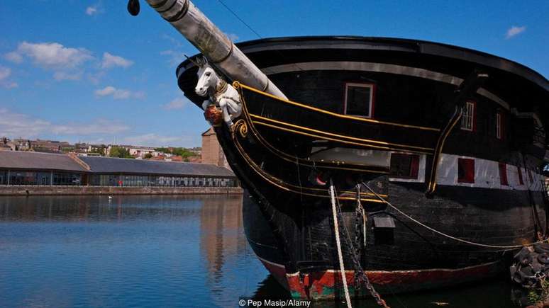 O HMS Unicorn, o mais antigo navio de guerra de madeira remanescente da Escócia, apresenta uma infinidade de unicórnios