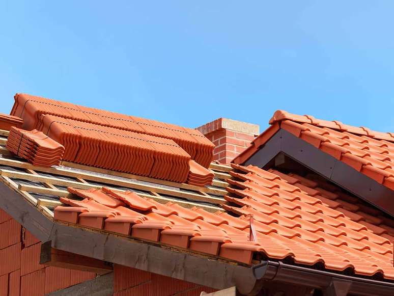 39. O telhado de telha portuguesa pode ser caprichado. Foto: Cobertura Leves