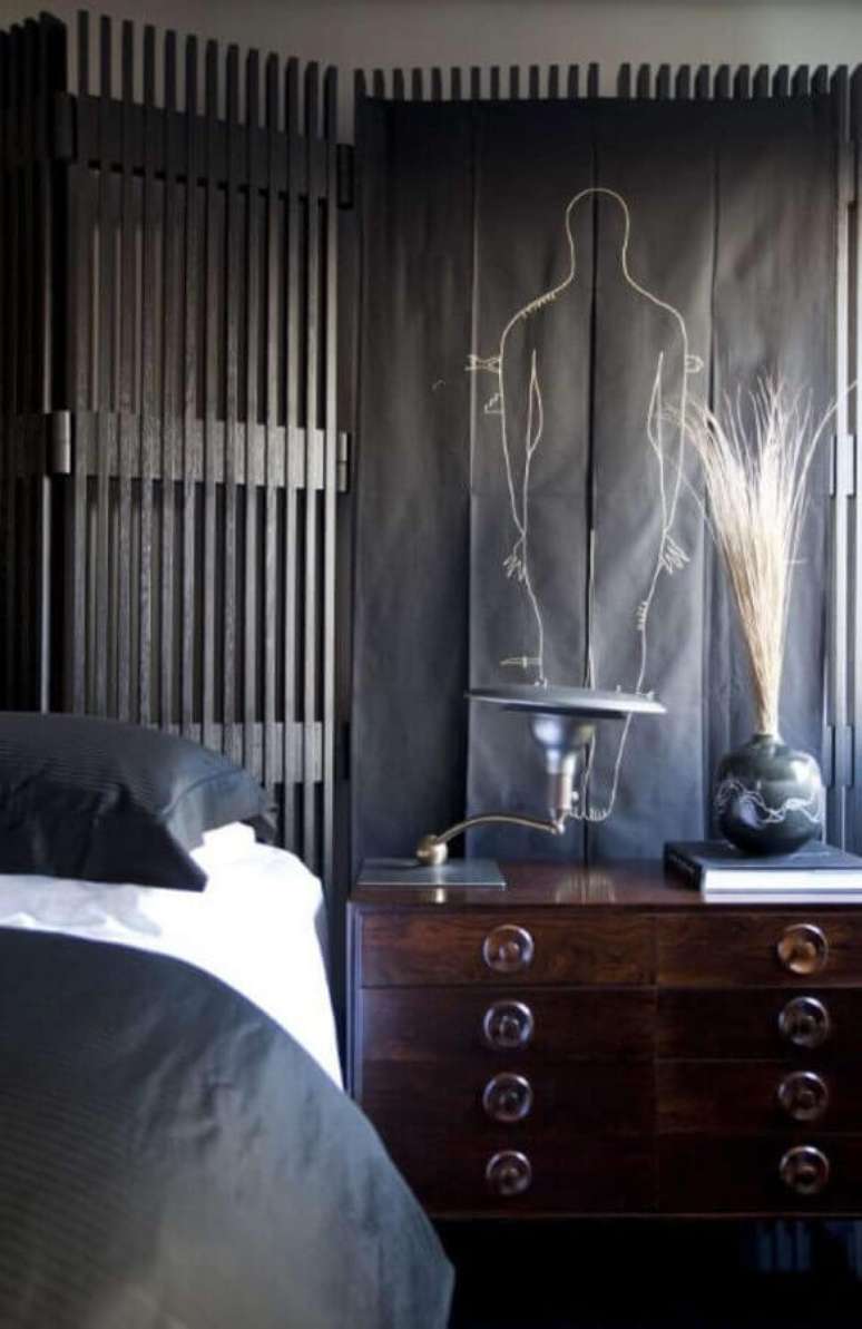 5. Móveis escuros são uma alternativa para quem prefere um quarto de casal mais discreto – Foto: Studio GPPA.