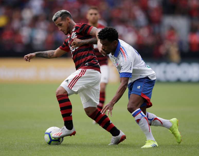Trauco pode deixar o Flamengo em breve.