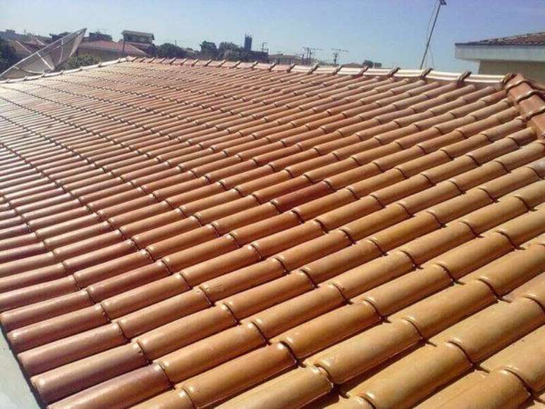 33. A telha portuguesa é resistente ao sol. Foto: Ditinho Telhados