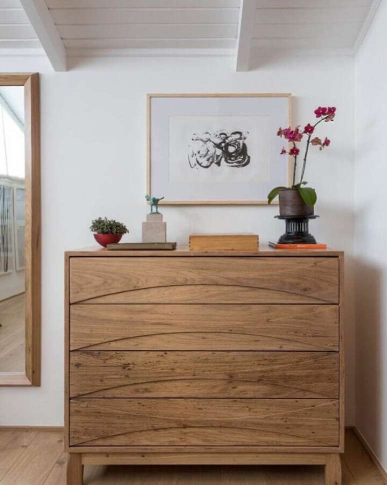 22. Design clean com linhas retas para cômoda de madeira – Foto: Mariana Linhares Interiores