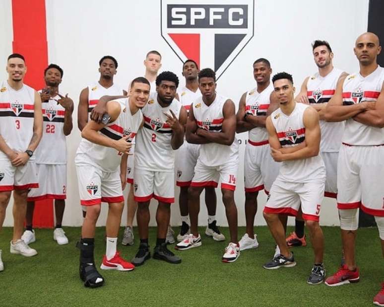 São Paulo apresentou os jogadores que defenderão o clube no NBB (Foto: Reprodução/Instagram São Paulo)