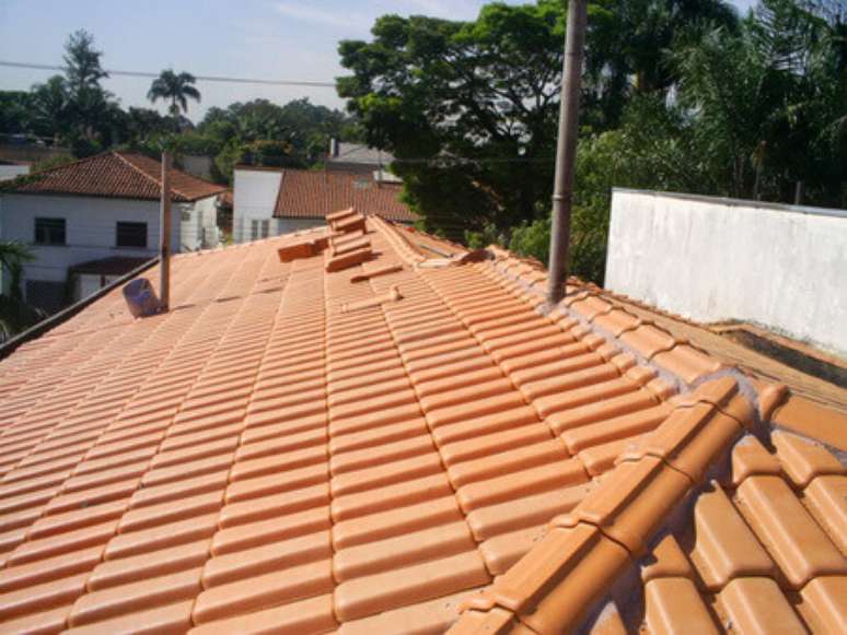 3. A telha portuguesa esmaltada é muito resistente. Foto: ConstruindoDECOR