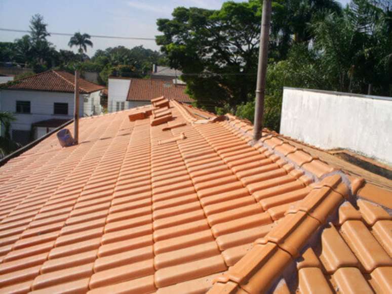 3. A telha portuguesa esmaltada &eacute; muito resistente. Foto: ConstruindoDECOR