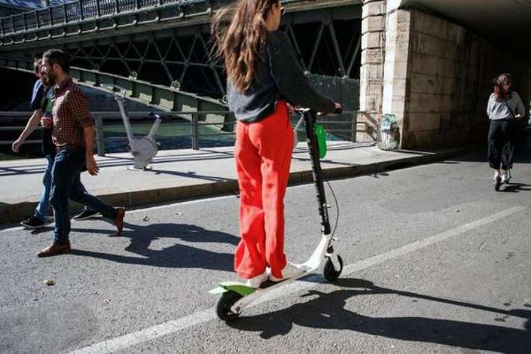 Patinetes elétricas viraram moda em metrópoles do mundo inteiro