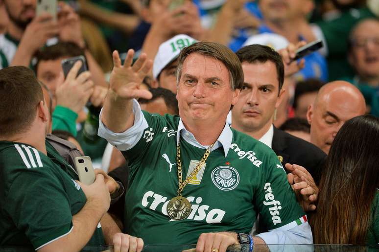 O presidente Jair Bolsonaro foi até o estádio assistir ao jogo do Palmeiras