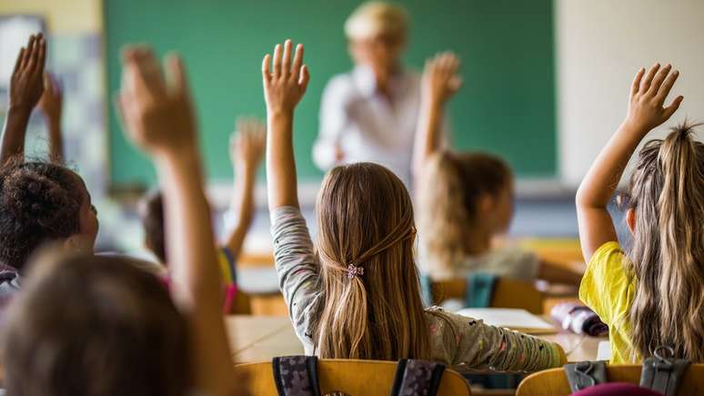 A escola se tornou um espa&ccedil;o que n&atilde;o acolhe pessoas com fobias sociais, diz especialista