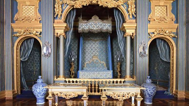 Um quarto 'muito humilde' no pal&aacute;cio sueco de Drottningholm