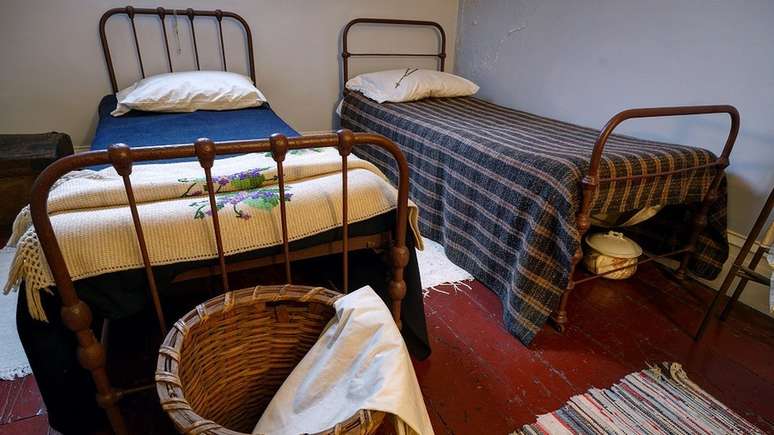 As camas de ferro come&ccedil;aram a ser usadas porque eram consideradas mais higi&ecirc;nicas do que as de madeira