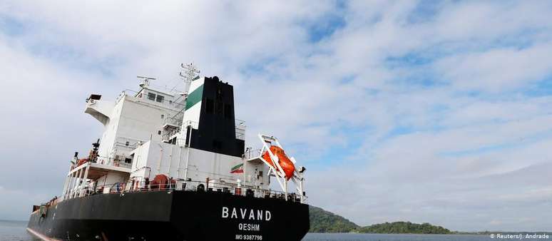 Bavand era um dos cargueiros retidos no porto de Paranaguá