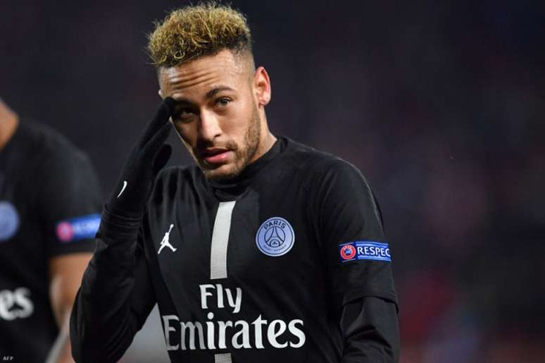 Brasileiro em campo pelo Paris Saint-Germain (Foto: AFP)