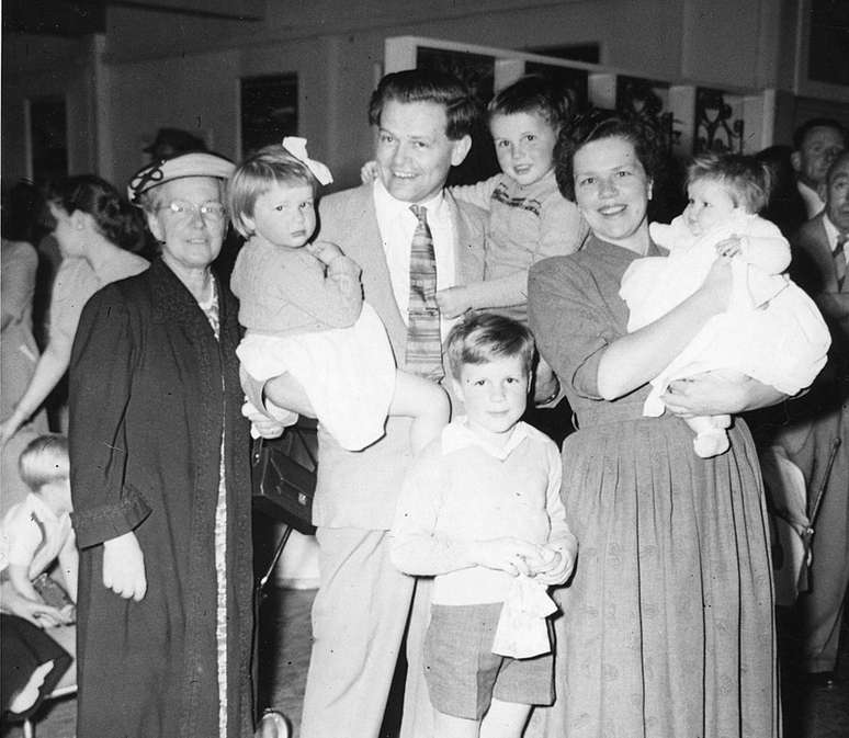 David com sua fam&iacute;lia, 1958