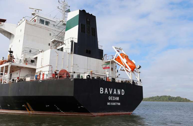 Navio iraniano Bavand quando estava parado na regi&atilde;o do porto de Paranagu&aacute; (PR) 
18/07/2019
REUTERS/Jo&atilde;o Andrade