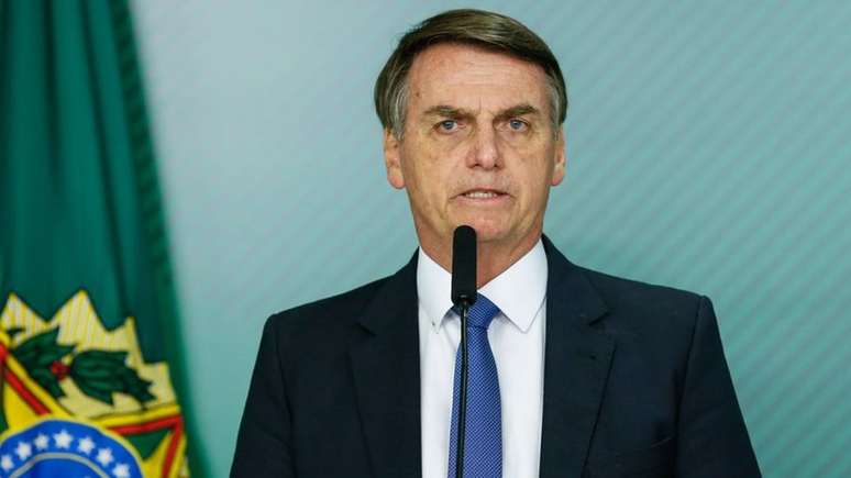 Bolsonaro comentava sobre a atuação da OAB no caso Adélio Bispo quando falou sobre Fernando Santa Cruz
