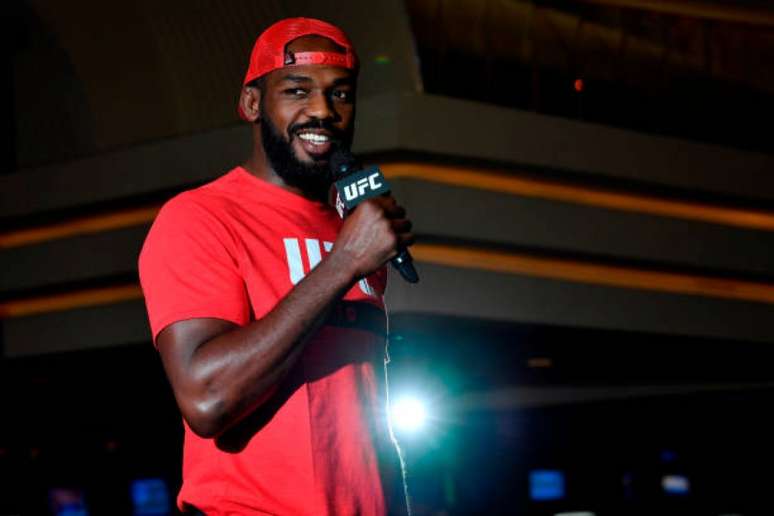 Jon Jones se envolveu em polêmica recentemente, mas deverá ser inocentado (Foto: Getty Images/UFC)