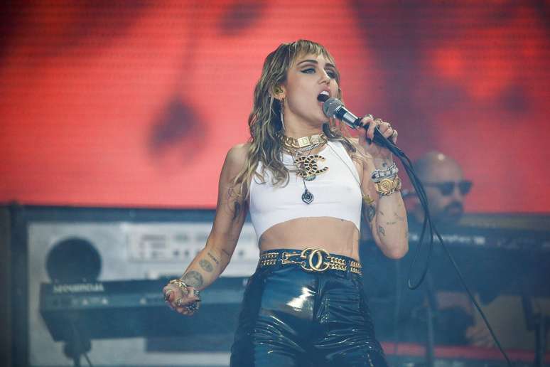 A cantora norte-americana Miley Cyrus se apresenta durante festival no Reino Unido 
30/06/2019
REUTERS/Henry Nicholls