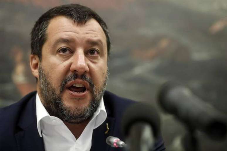 Matteo Salvini disse que cinco países da UE receberão migrantes