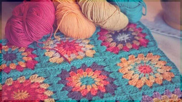 61- Com quadradinhos de crochê você pode fazer inúmeras peças. Fonte: Crochê Passo a Passo