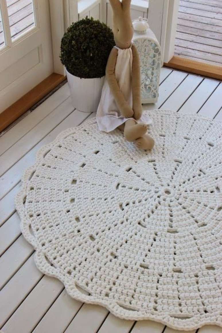 65. Tapetes circulares de crochê são muito populares. Foto: Artesanato Passo a Passo
