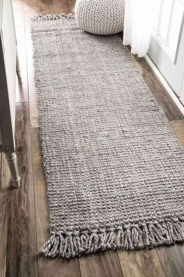 64. Tapetes de corredor feitos de crochê são muito comuns. Foto: Viva Decora