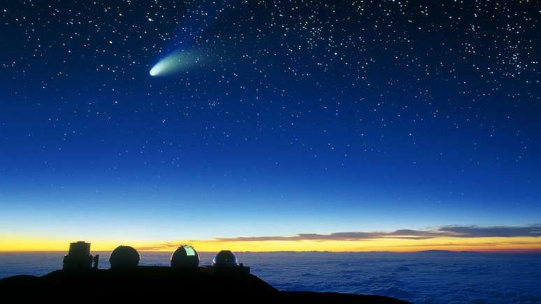 Foi assim que o Cometa Halle-Bop foi visto do vulcão Mauna Kea, no Havaí