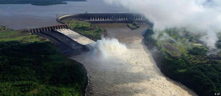 Gerida pelo Brasil e o Paraguai, hidrelétrica de Itaipu é uma das maiores do mundo