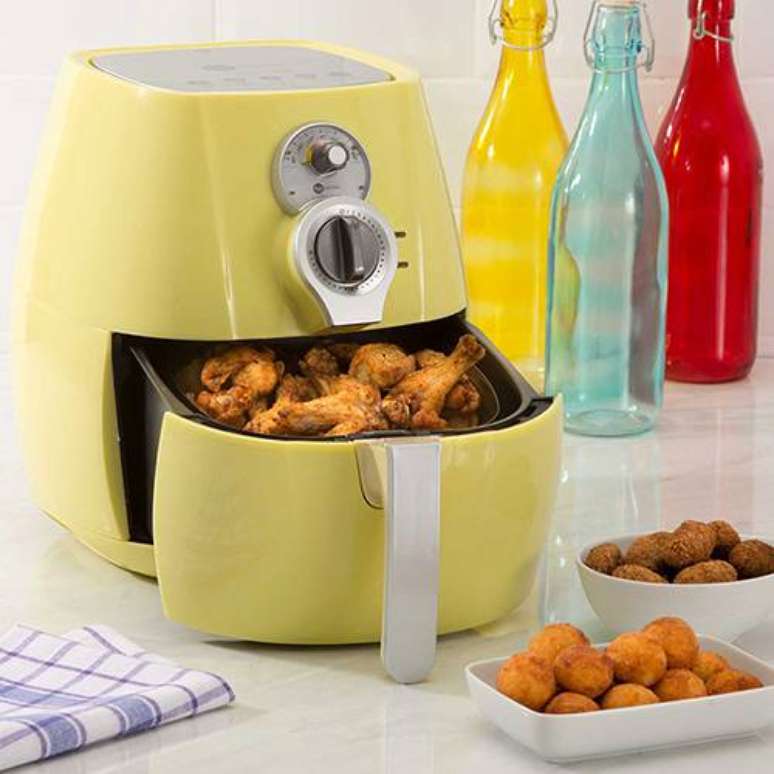 7. Fritadeira el&eacute;trica sem &oacute;leo estilo retr&ocirc;