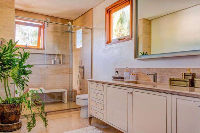 16. A bancada pode ter uma pia embutida. Perde-se espa&ccedil;o dentro do gabinete,&nbsp;mas a bancada fica maior