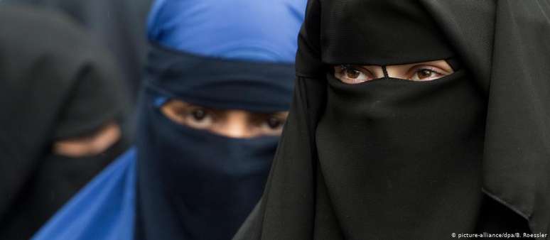 Mulheres usando o niqab na Alemanha, país que ainda discute eventual proibição da vestimenta em público