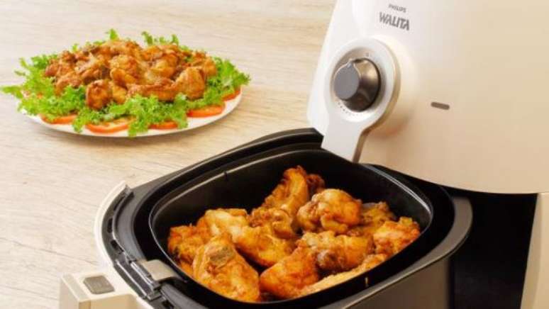 8. Fritadeira elétrica sem óleo AirFryer