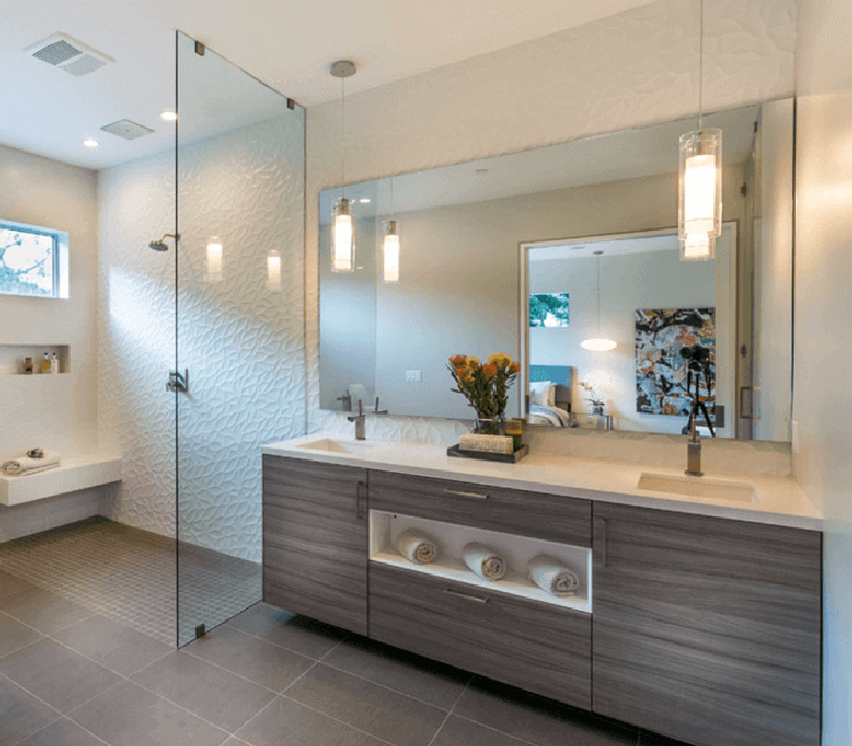 75. Arm&aacute;rio de banheiro com nicho e duas pias embutidas. Fonte: Pinterest