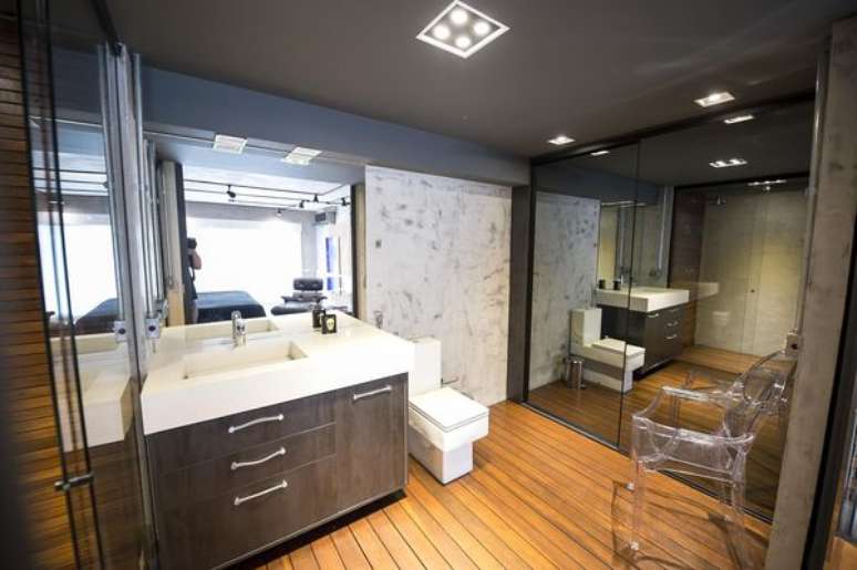 33. Armário de banheiro com gaveteio moderno e bonito