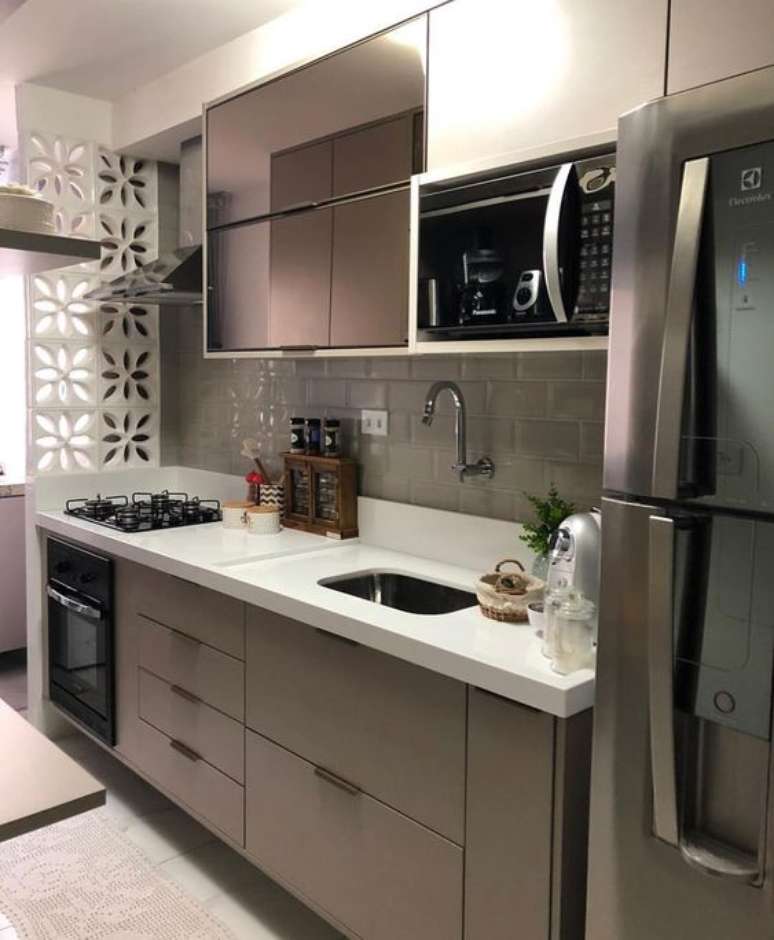 20. O micro-ondas espelhado tamb&eacute;m pode ser apenas um detalhe. Foto: Instagram