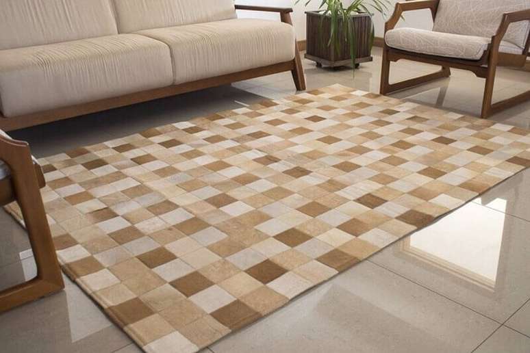 7. Limpeza de tapete e carpetes com uma receita caseira – Foto: Kromatica