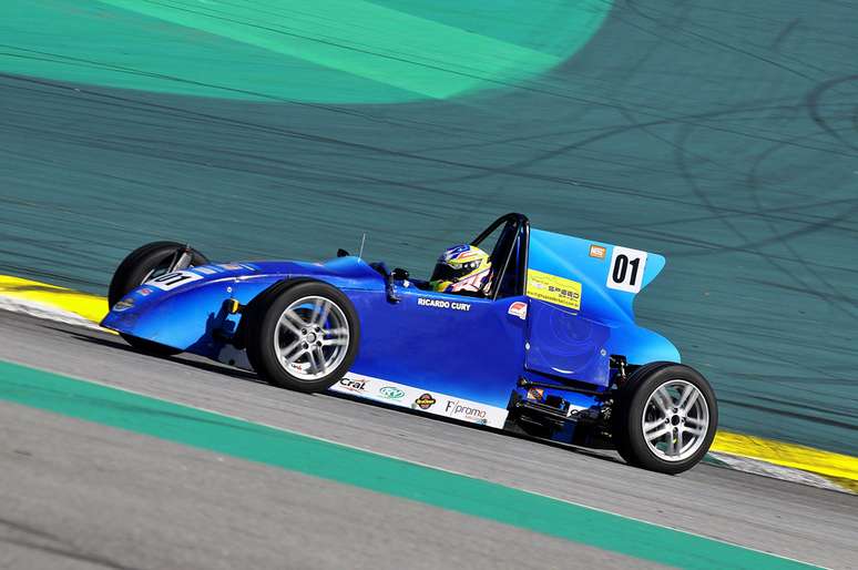 Fórmula Vee tem briga pela liderança e promove test-drive em Interlagos