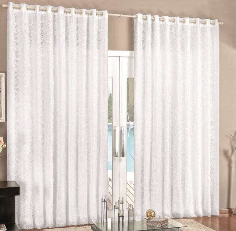 3. A cortina de renda para sala &eacute; muito importante para dar vida ao c&ocirc;modo. Foto: Pinterest