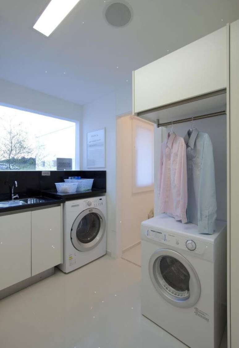 30. Lavadora de roupas e secadora branca &ndash; Por: Ornare