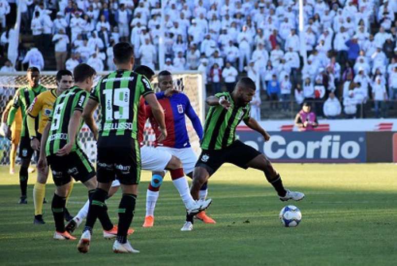 O Coelho mostrou evolução e chega a sua partida sem derrota com o empate no Paraná- (Mourão Panda/América-MG)