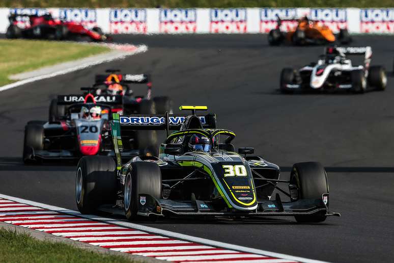 Felipe Drugovich foi o 6º colocado na primeira prova da Fórmula 3 na Hungria neste sábado