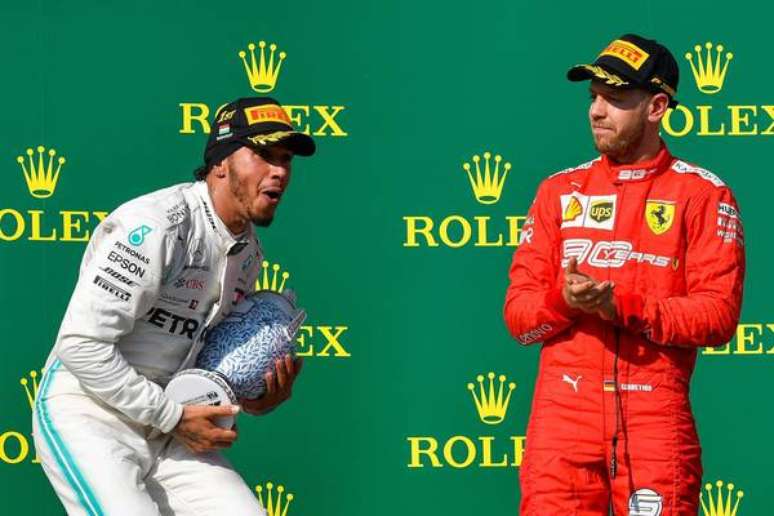 Hamilton pressiona Verstappen e vence GP da Hungria