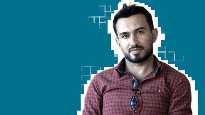 Yahya atua como microtrabalhador de um campo de refugiados no Iraque