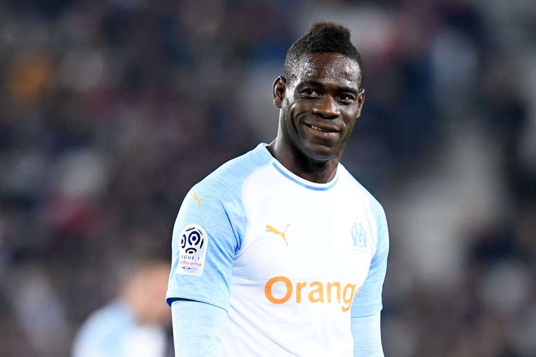 Mario Balotelli em ação pelo Olympique de Marseille.