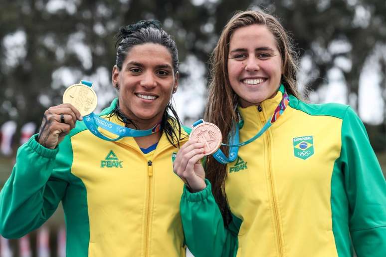 Ana Marcela Cunha e Viviane Jungblut fizeram dobradinha brasileira na maratona aquática no Pan