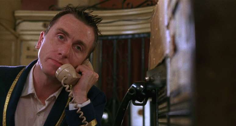 Tim Roth em &#039;Grande Hotel&#039; (1995)