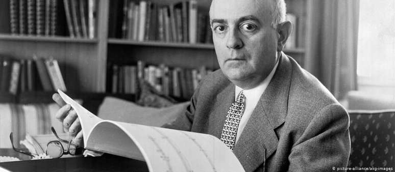 Theodor W. Adorno (1903-1969), em foto de 1960