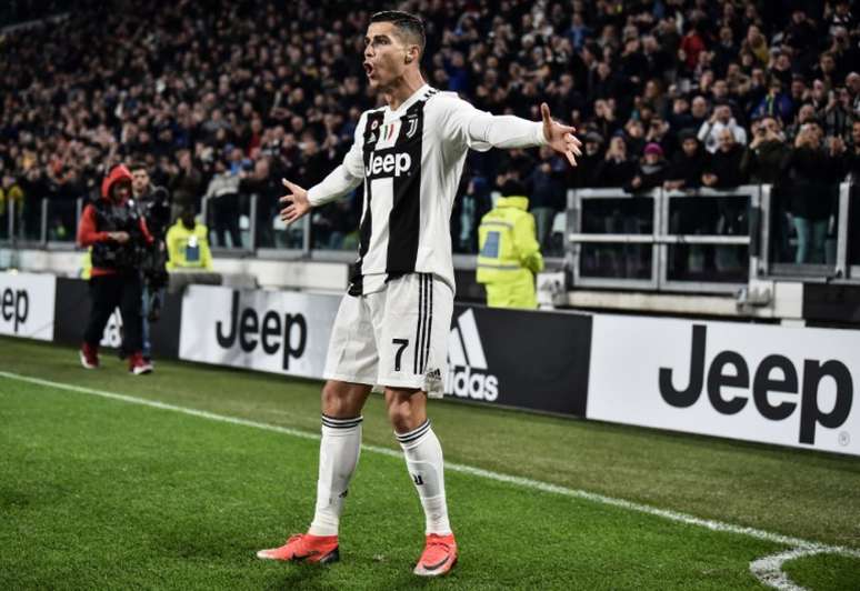 Cristiano Ronaldo tem um jeito particular de comemorar seus gols (Foto: AFP)