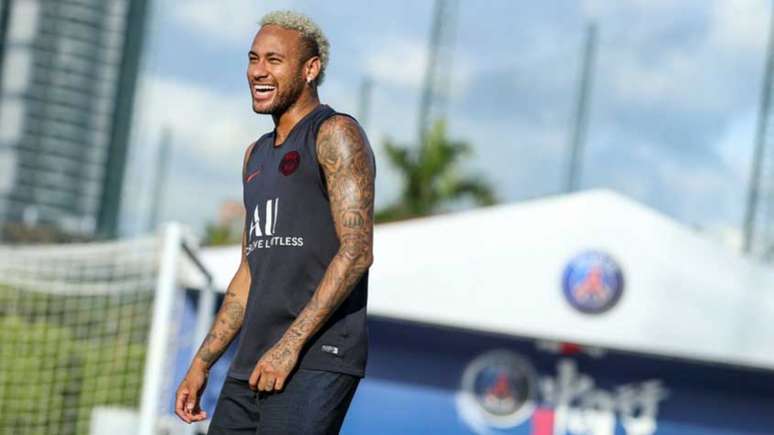 Neymar treina com o PSG (Foto: Divulgação Twitter)