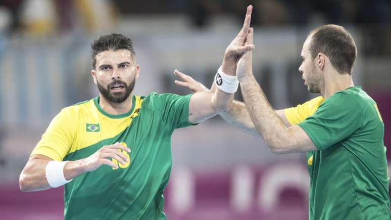 O Brasil ficou com a medalha de bronze no handebol (Foto: Jonne Roriz/COB)